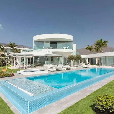 Villa Equilibrium
